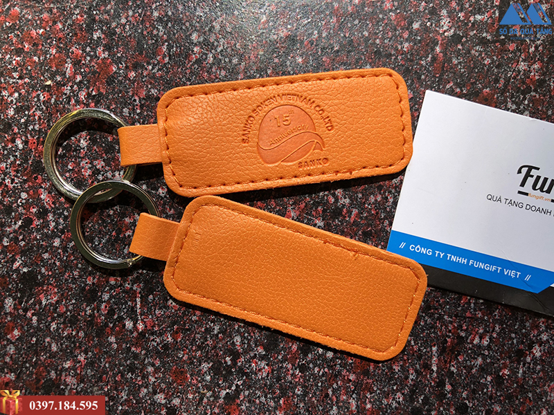 Chuyên móc khóa da in logo theo yêu cầu