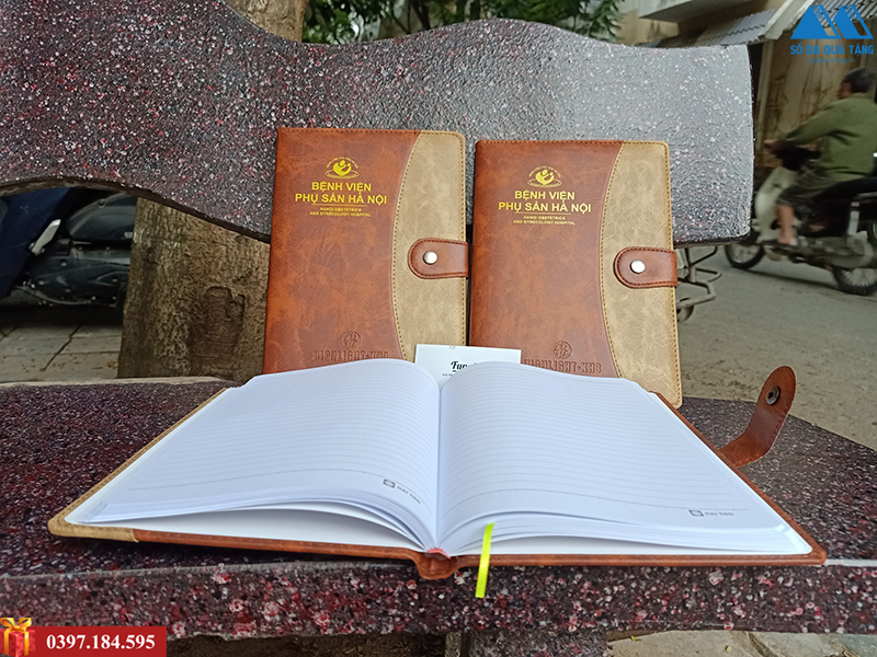 Gia công in sổ theo yêu cầu cho bênh biện Phụ sản