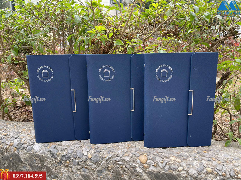 Quà tặng sổ da dập logo công ty