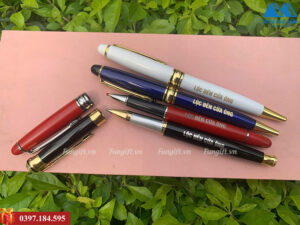 Bút quà tặng in khắc logo