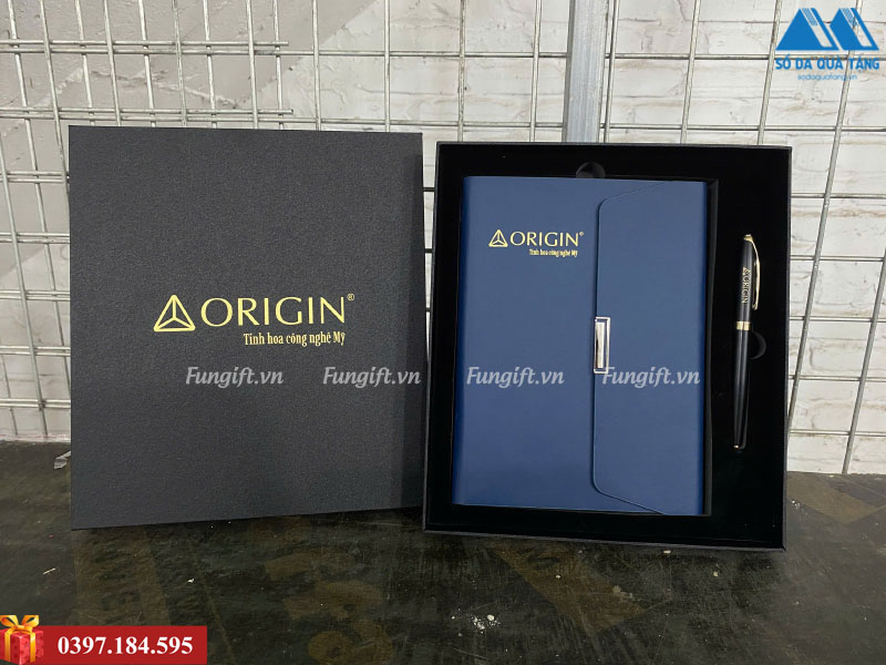 Bộ quà tặng giftset sổ bìa da và bút ký kim loại in khắc logo