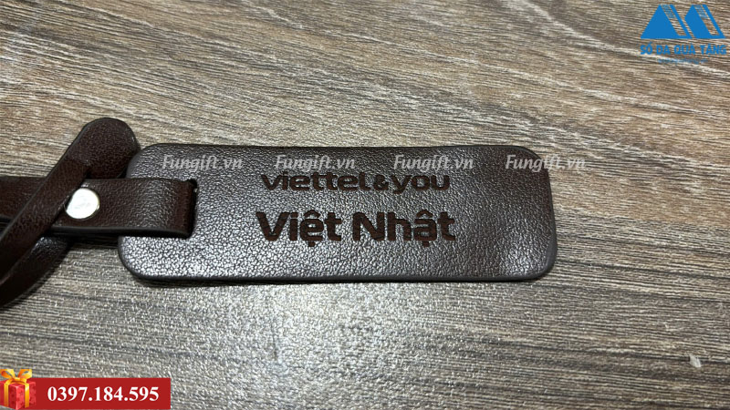 Đặt hàng khắc tag da số lượng lớn