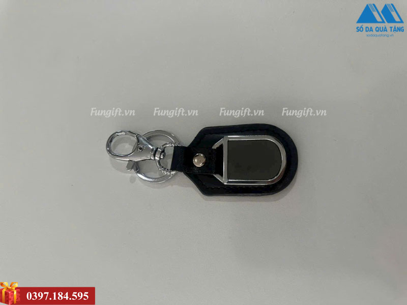 Quà tặng móc khoá khắc tên