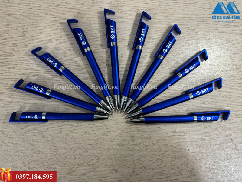 In gia công bút bi nhựa tại xưởng