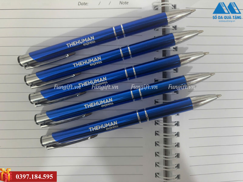 Bút kim loại in khắc logo làm quà tặng khách hàng doanh nghiệp