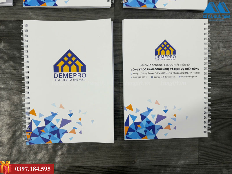 Sổ tay lò xo bìa giấy in logo làm quà tặng sự kiện doanh nghiệp